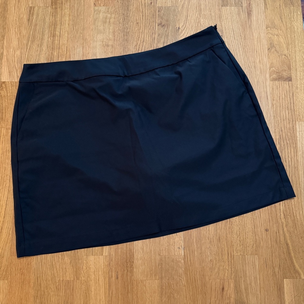 Nike Dri Fit 16 Black Tournament Athletic Golf Skirt Skort
